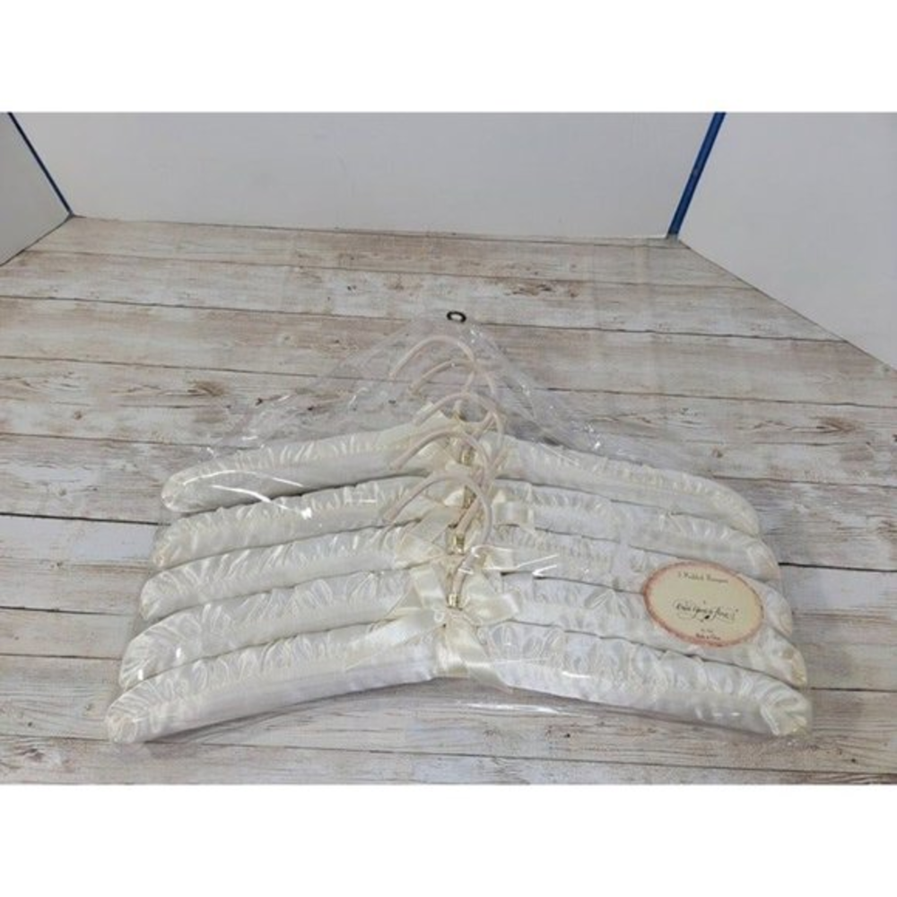 Once Upon A Rose Padded‎ Hangers New Ivory Satin Lot of 5 New Gift